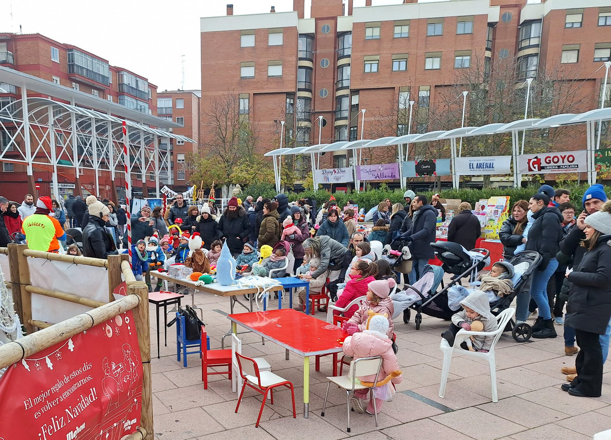 I Mercado Navideño de los comerciantes de La Victoria.  / ICAL