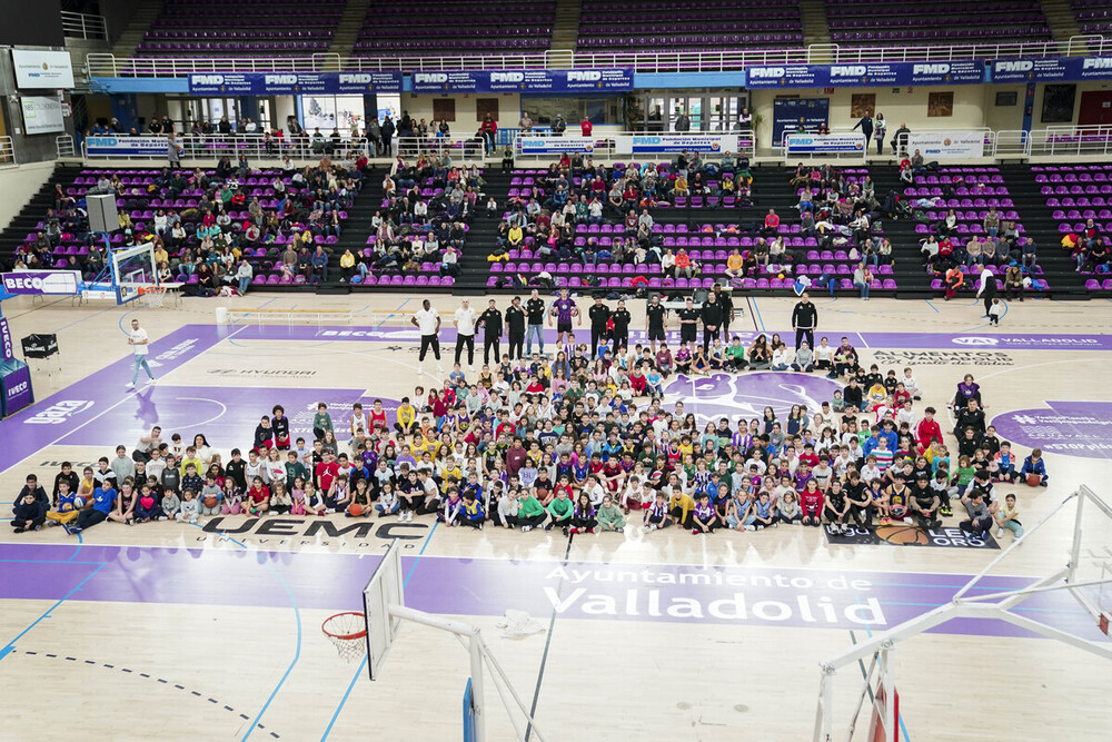 Los niños disfrutaron con los jugadores. 