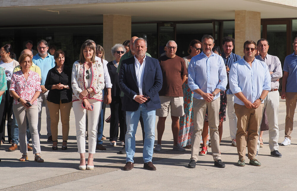 Las Cortes de Castilla y León convocan un minuto de silencio por el último asesinato machista en Valladolid.