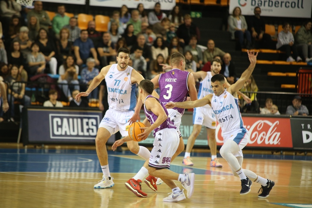 UEMC Real Valladolid remonta en el último cuarto y gana