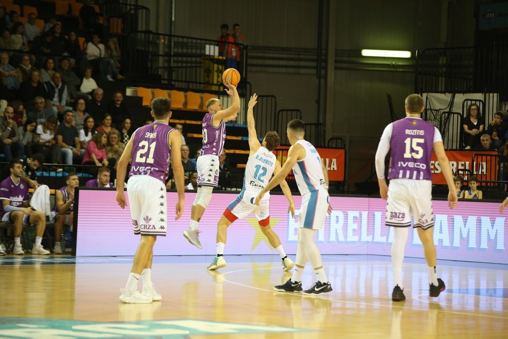 UEMC Real Valladolid remonta en el último cuarto y gana