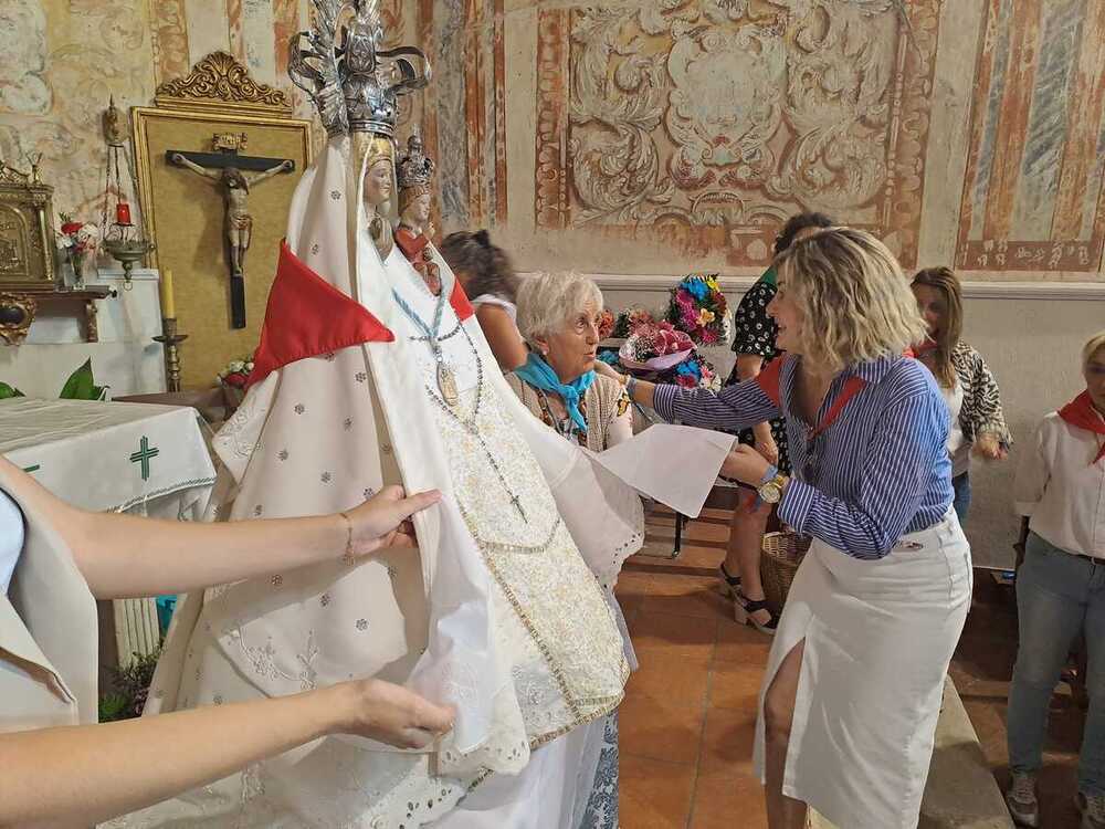 Laguna vive con la alegría de sus peñas sus fiestas patronales