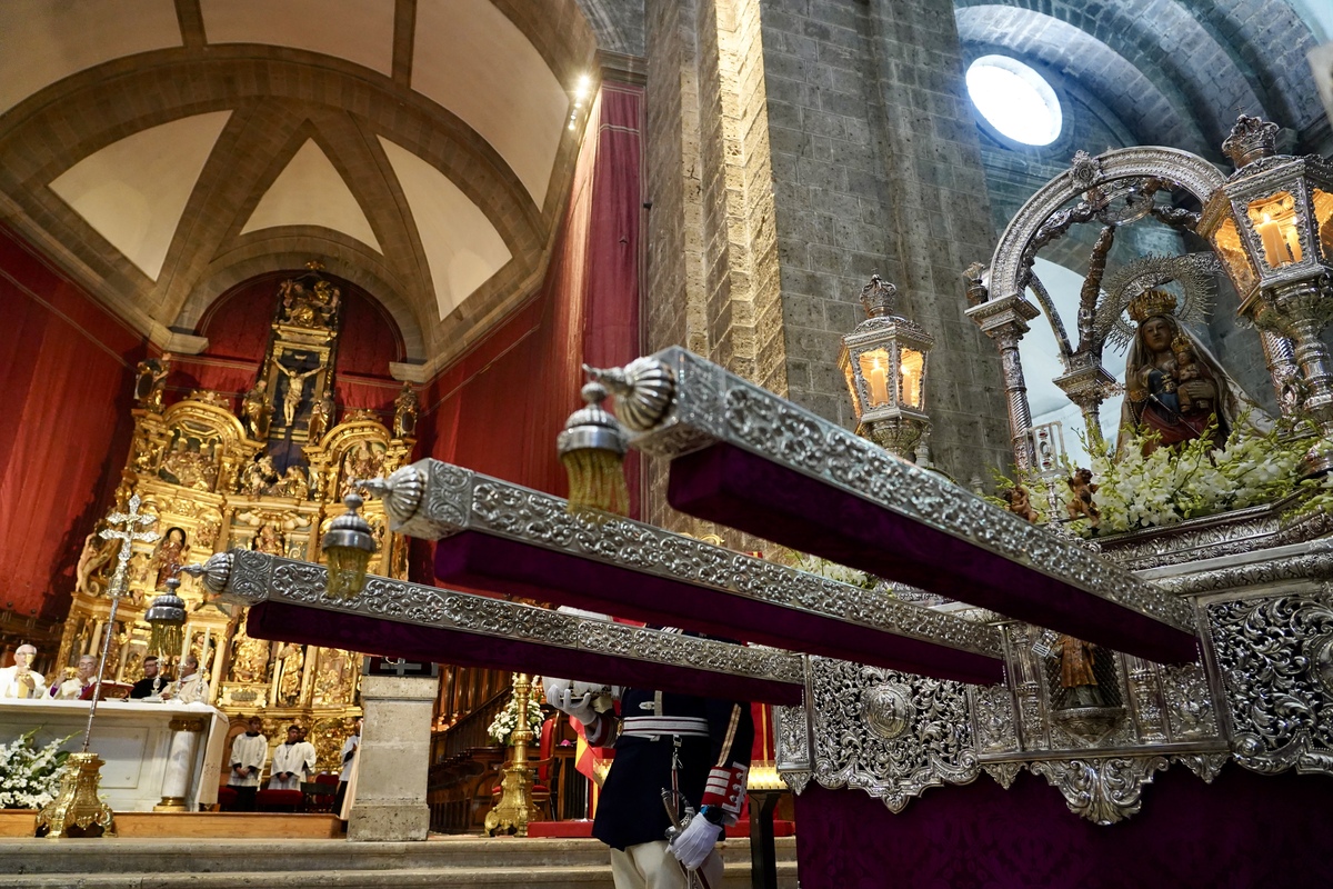 Procesión y misa de Nuestra Señora de San Lorenzo, patrona de Valladolid.  / MIRIAM CHACÓN / ICAL