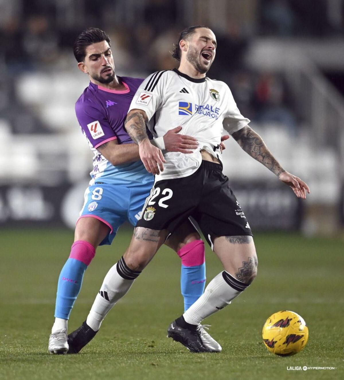 Imágenes del partido entre el Burgos y el Real Valladolid.  / LALIGA