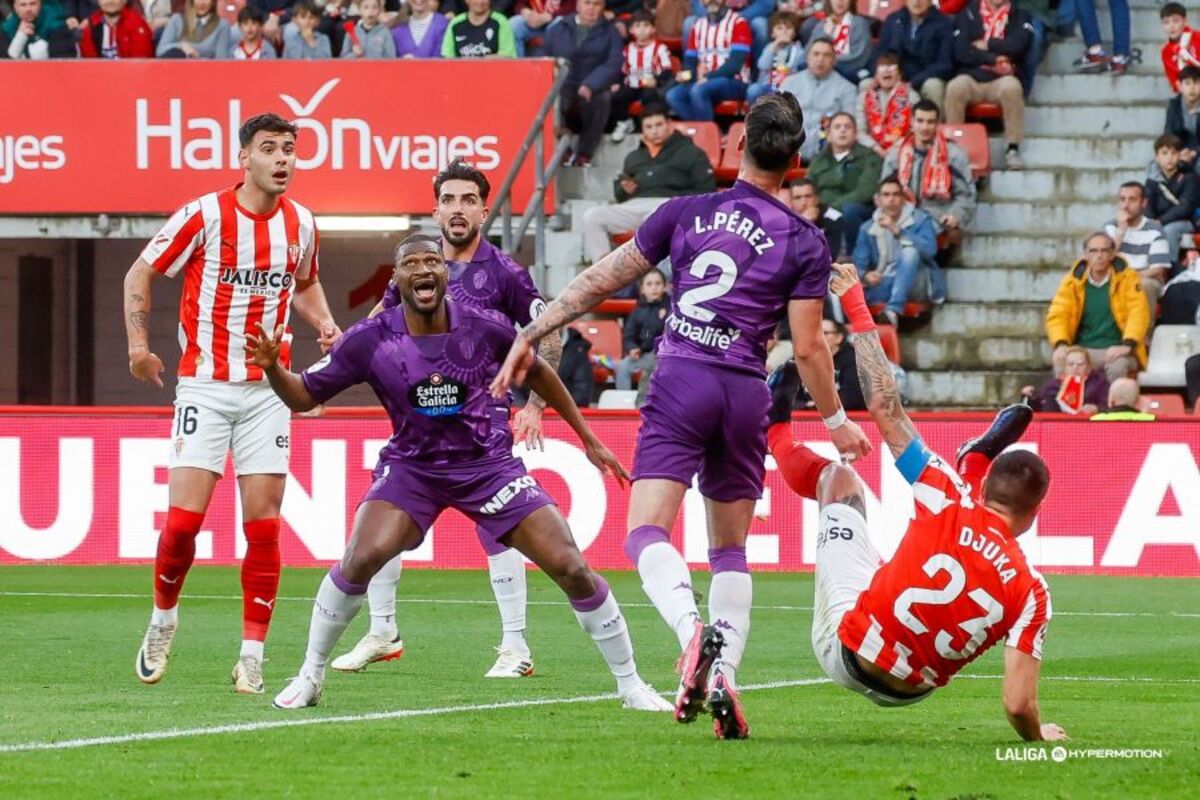 Imágenes del partido entre el Real Sporting y el Real Valladolid.  / LALIGA