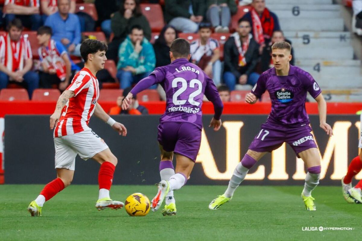 Imágenes del partido entre el Real Sporting y el Real Valladolid.  / LALIGA