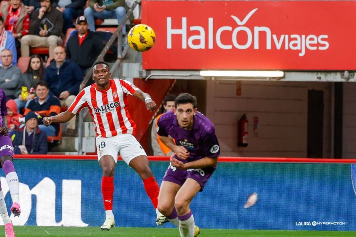 Imágenes del partido entre el Real Sporting y el Real Valladolid.  / LALIGA