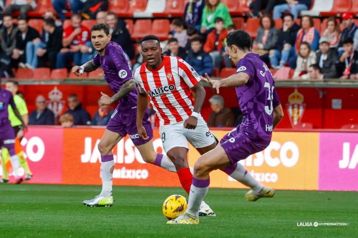 Imágenes del partido entre el Real Sporting y el Real Valladolid.  / LALIGA