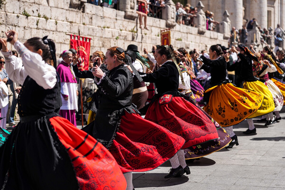 Procesión de Nuestra Señora de San Lorenzo.  / RUBÉN ORTEGA