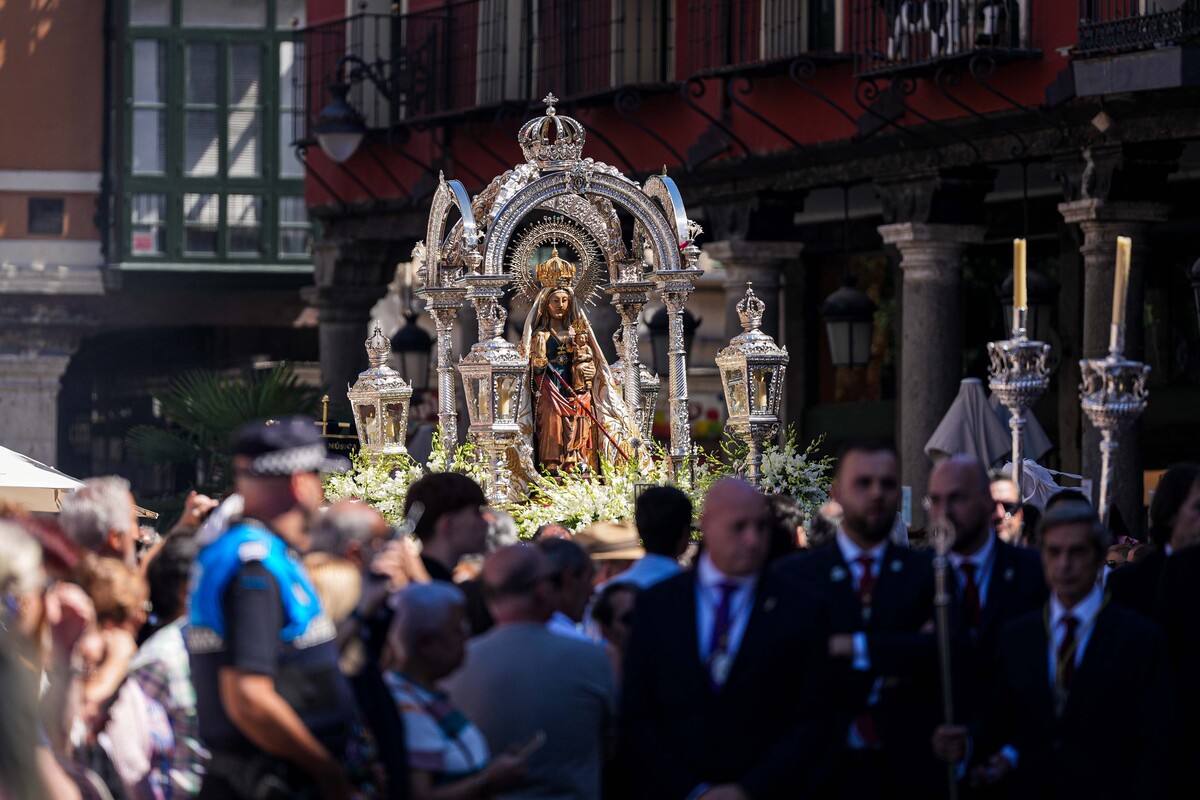 Procesión de Nuestra Señora de San Lorenzo.  / RUBÉN ORTEGA