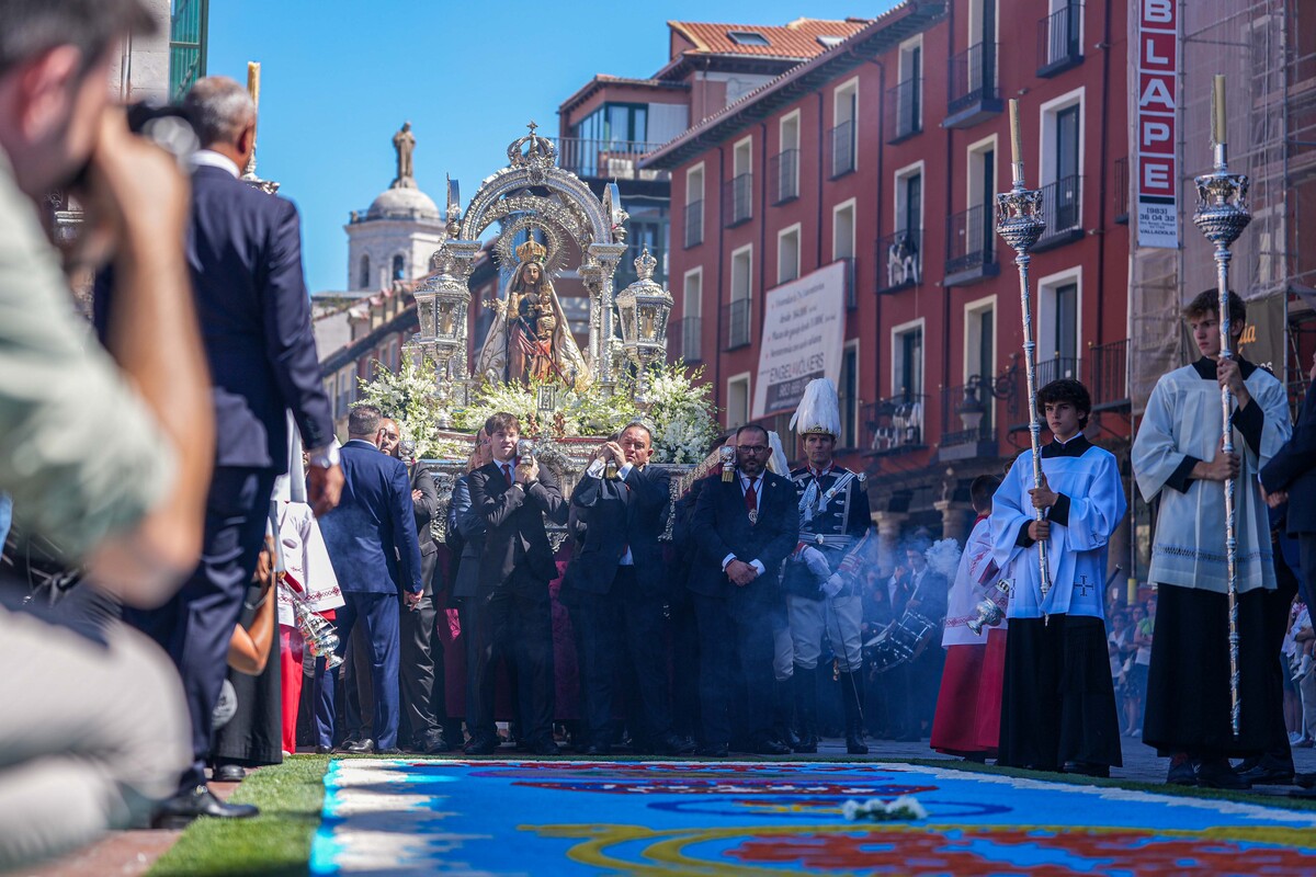 Procesión de Nuestra Señora de San Lorenzo.  / RUBÉN ORTEGA