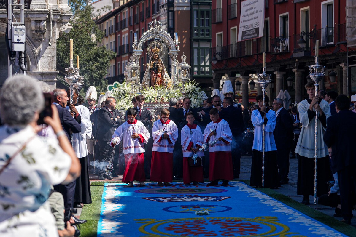 Procesión de Nuestra Señora de San Lorenzo.  / RUBÉN ORTEGA