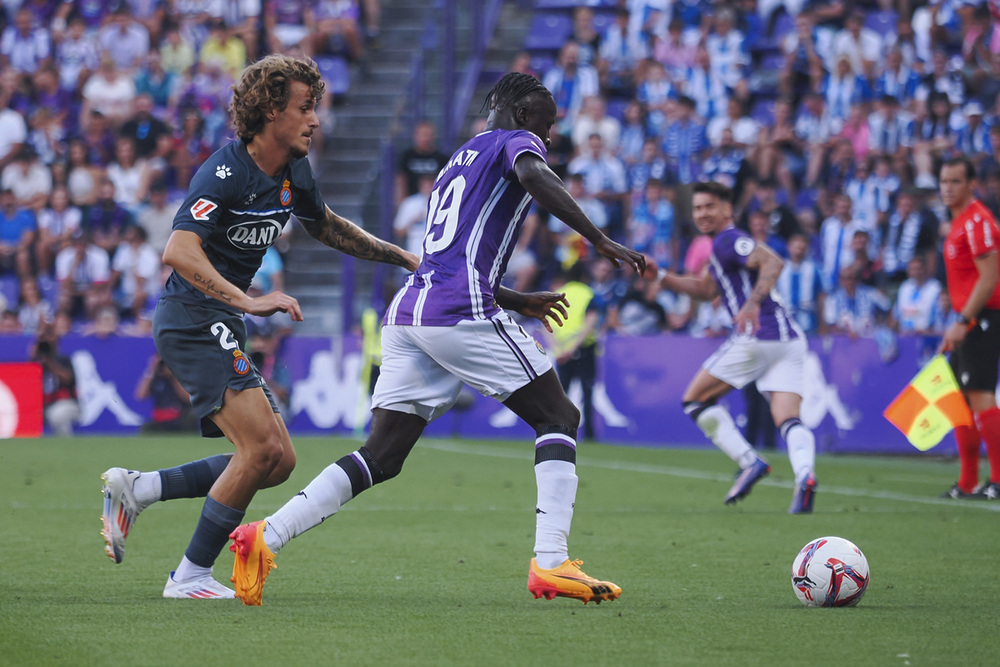 El Real Valladolid vuelve a Primera con una victoria