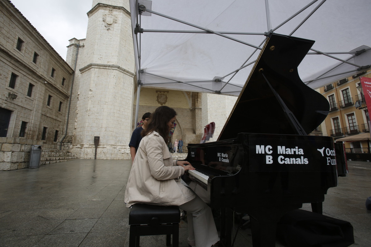 ‘Tu ciudad se llena de pianos’  / JONATHAN TAJES