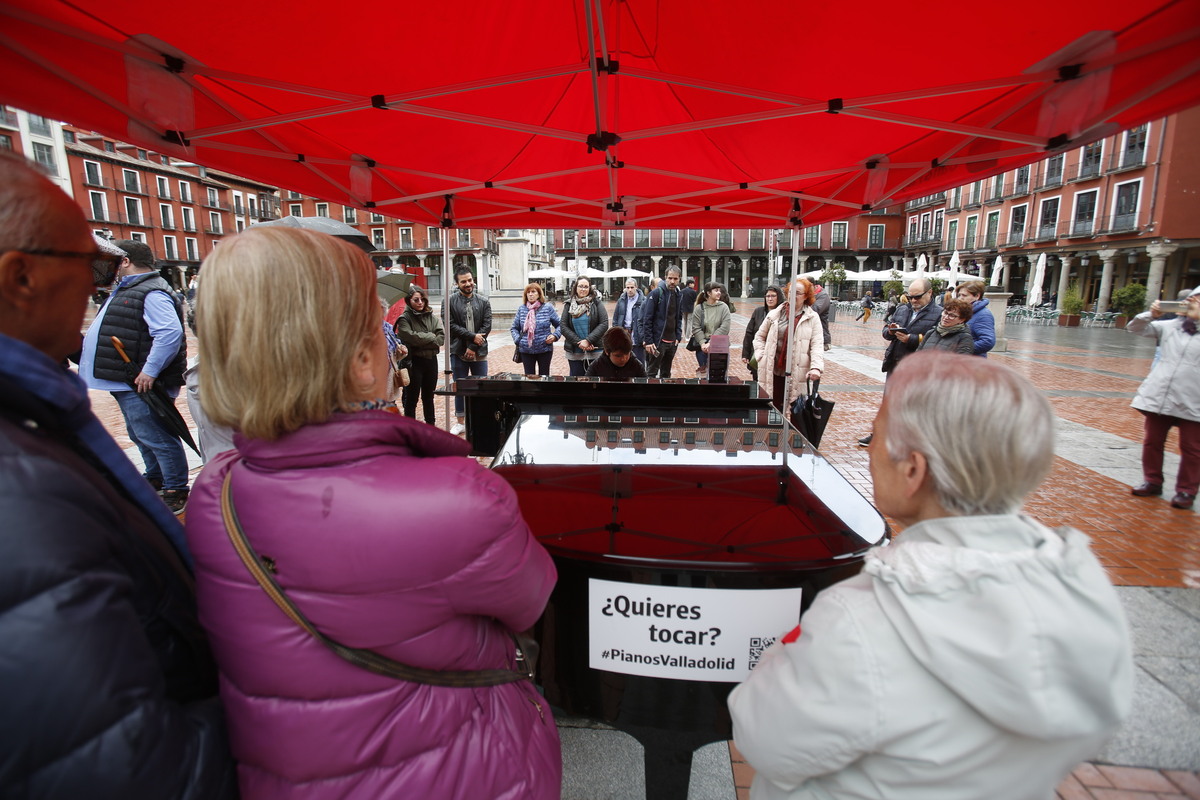 ‘Tu ciudad se llena de pianos’  / JONATHAN TAJES