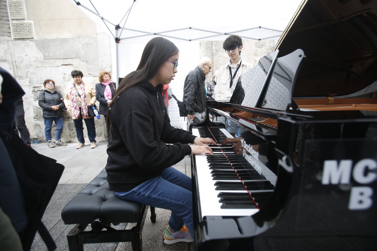 ‘Tu ciudad se llena de pianos’  / JONATHAN TAJES