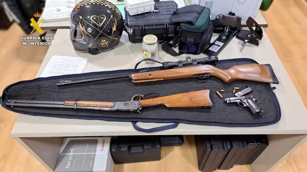 Armas encontradas en el registro de Mansilla de las Mulas (León).