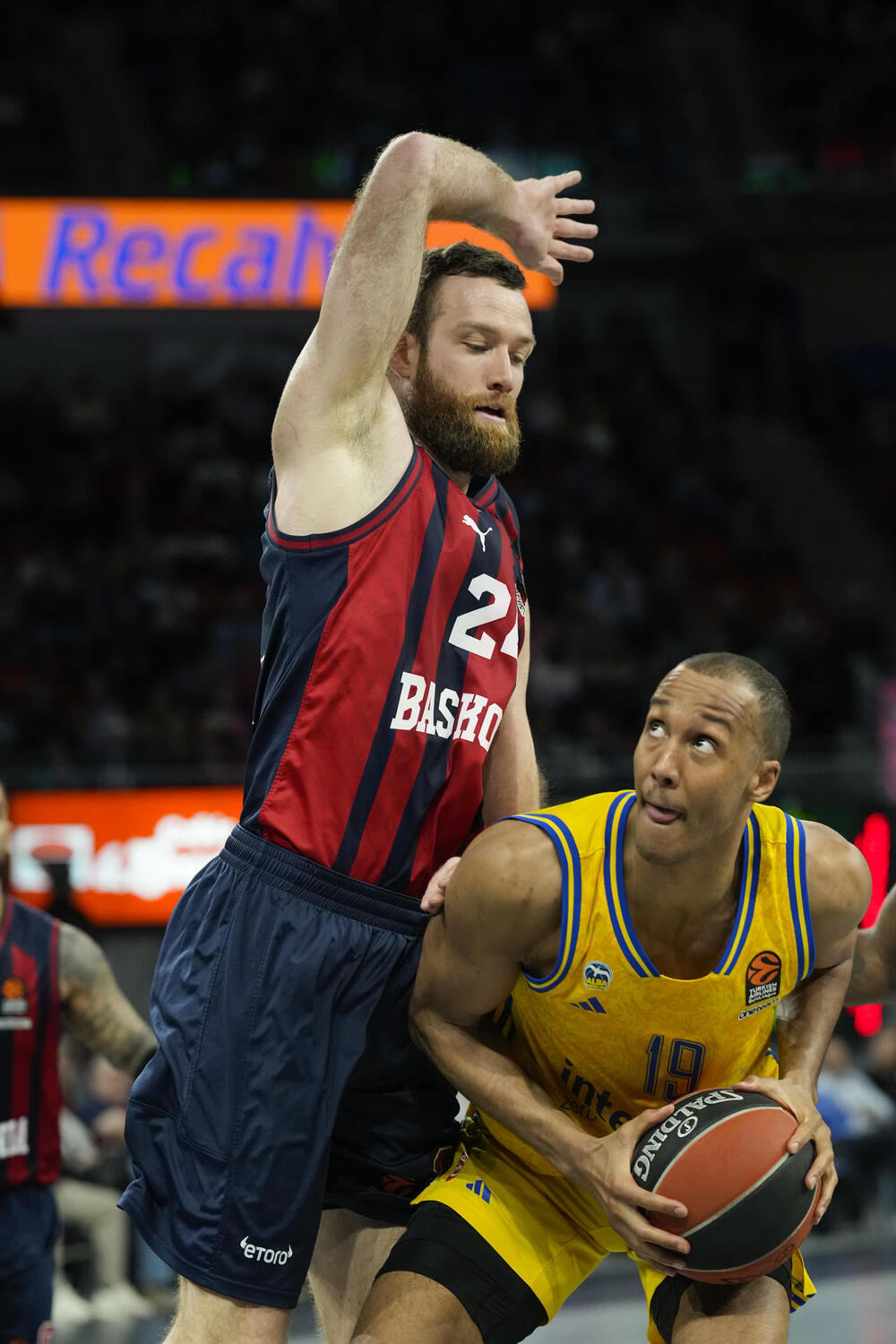 El Baskonia se recompone a costa del colista