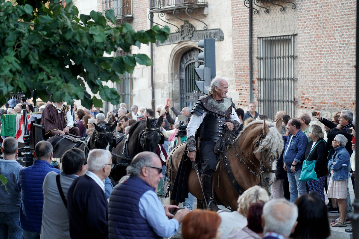 Las calles de Valladolid recrean el funeral dedel príncipe irlandés ‘Red’ Hugh O'Donnell.  / ICAL