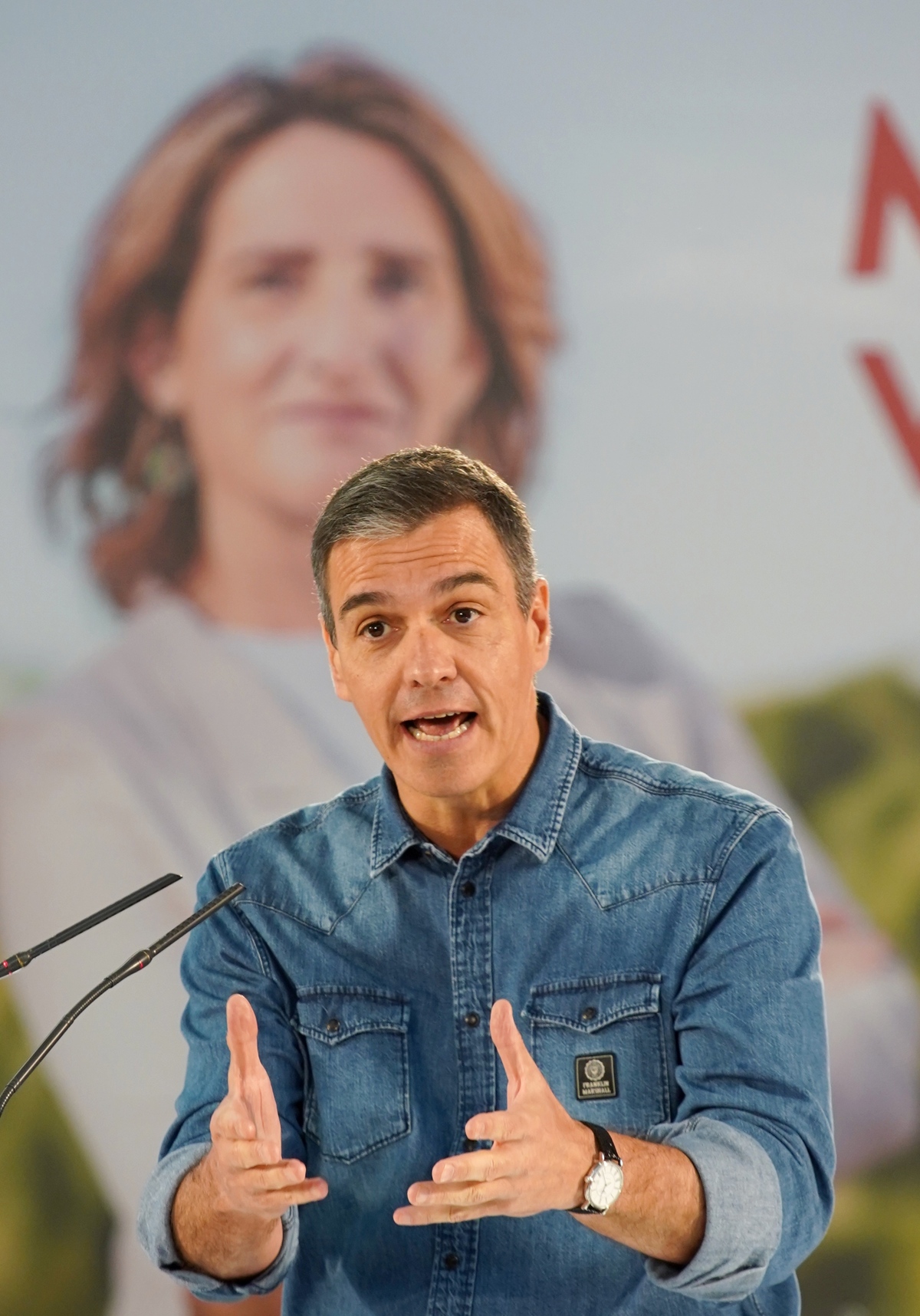 Acto del PSOE por las elecciones europeas en Valladolid.  / MIRIAM CHACÓN ICAL