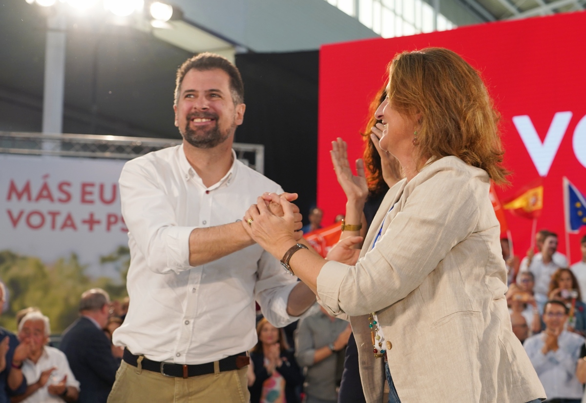 Acto del PSOE por las elecciones europeas en Valladolid.  / MIRIAM CHACÓN ICAL