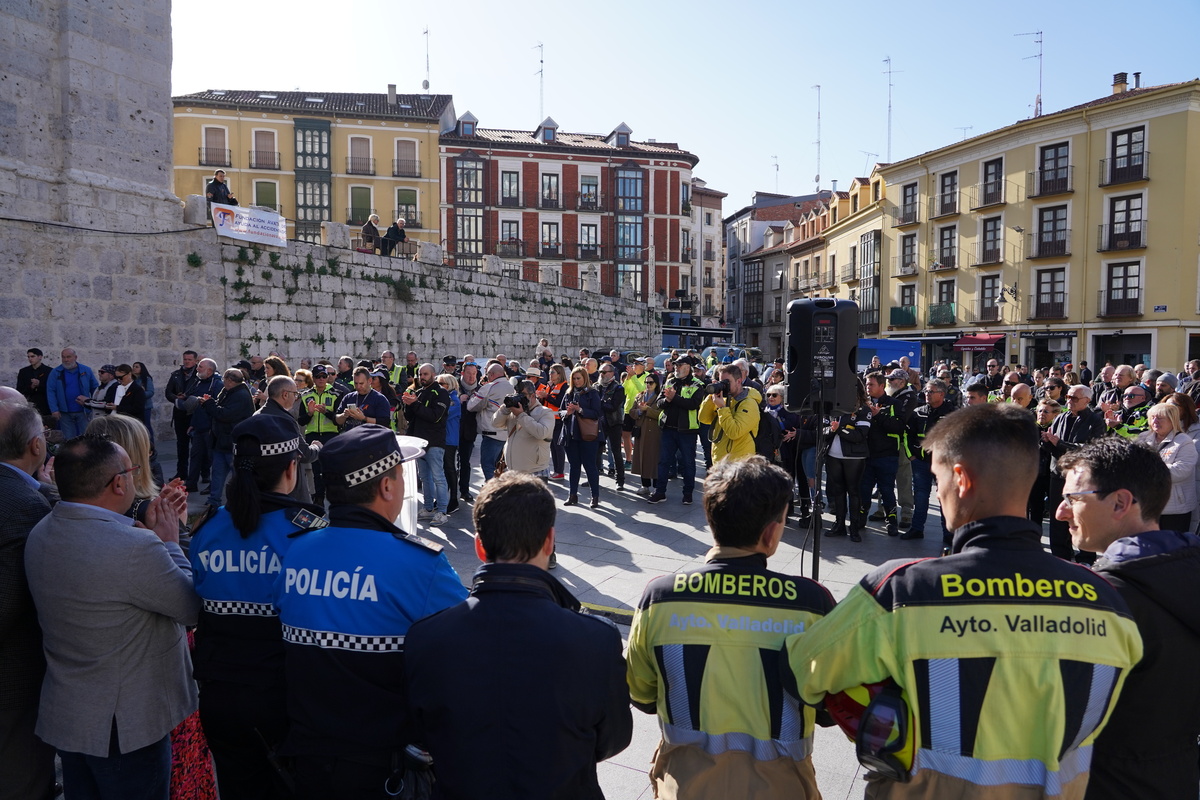 Acto en Valladolid por el Día Mundial en Recuerdo de las Víctimas de Accidentes de Tráfico.  / MIRIAM CHACÓN / ICAL