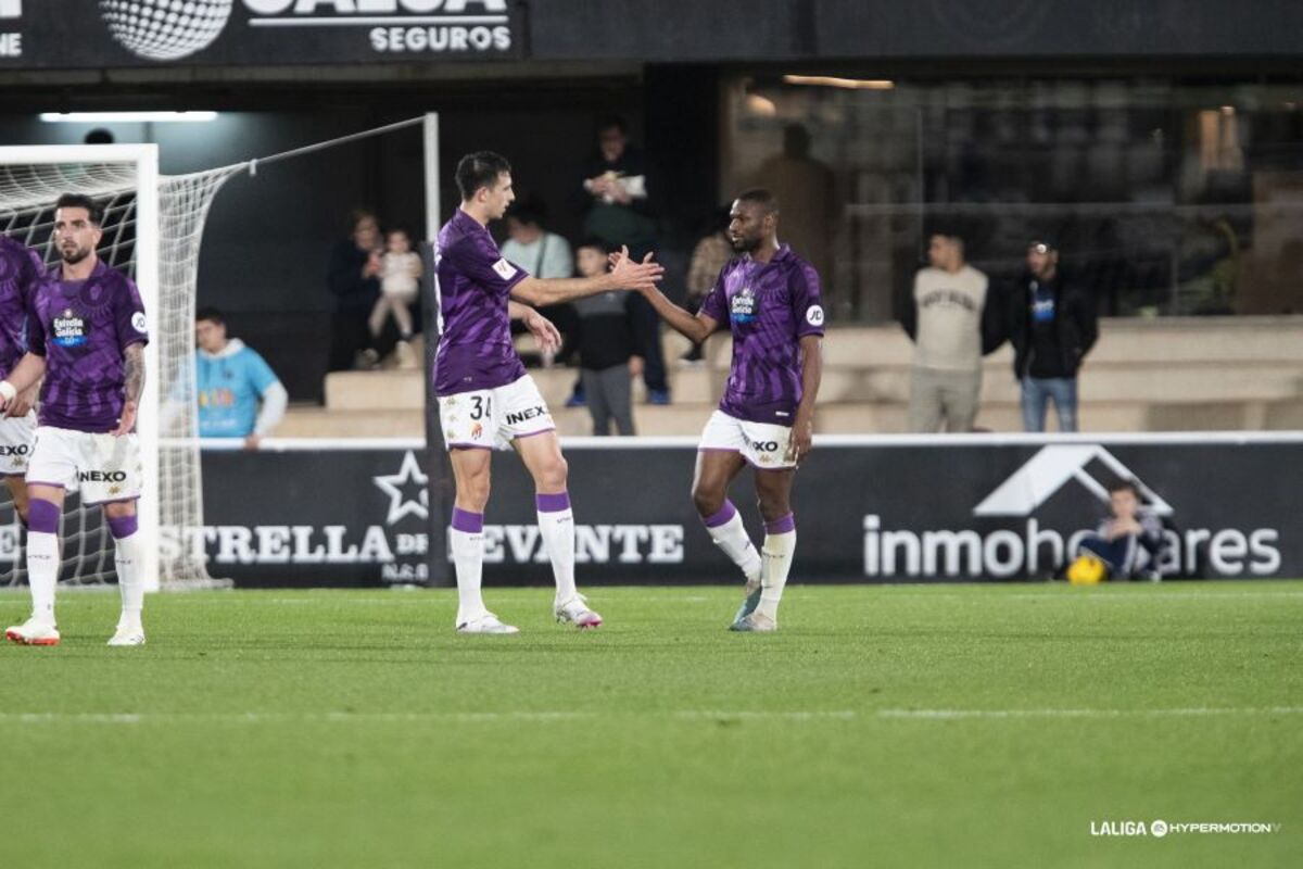 Partido entre el Cartagena y el Real Valladolid.  / LALIGA