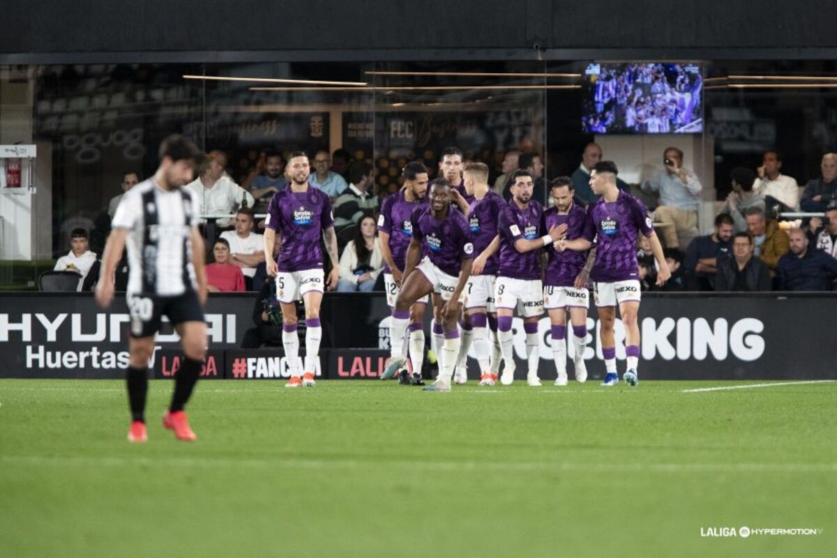 Partido entre el Cartagena y el Real Valladolid.  / LALIGA