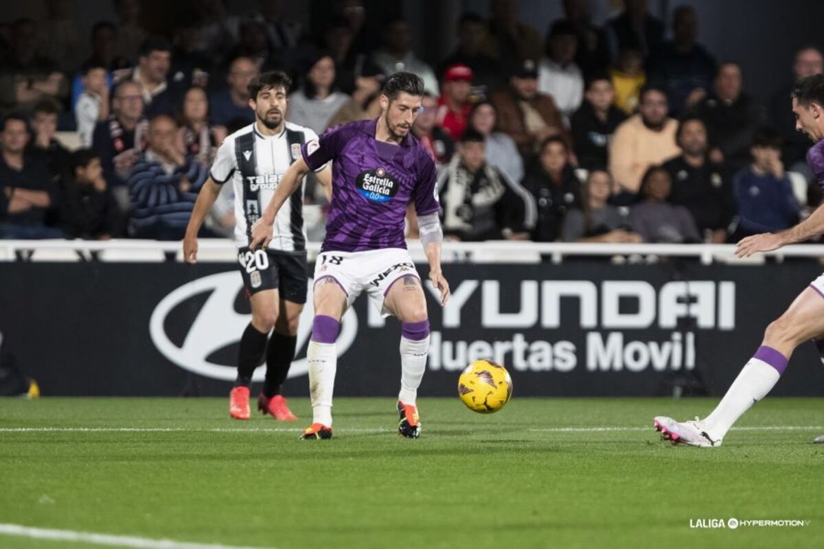 Partido entre el Cartagena y el Real Valladolid.  / LALIGA