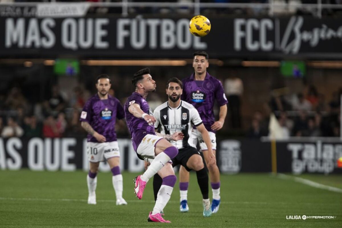 Partido entre el Cartagena y el Real Valladolid.  / LALIGA