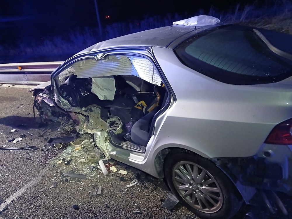 Un muerto en un choque frontal de dos coches en Rioseco