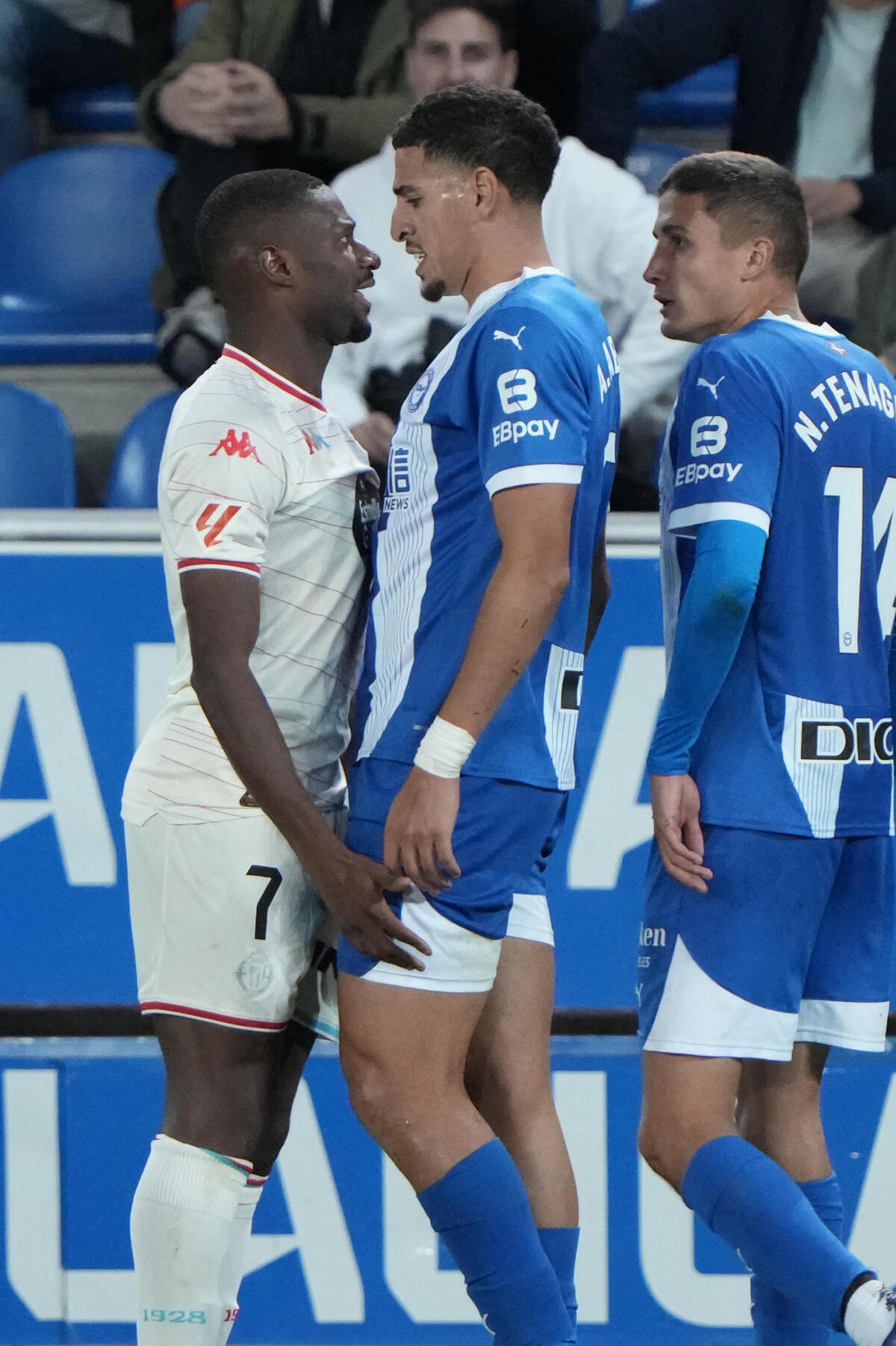 Imágenes del Alavés-Real Valladolid.  / ADRIAN RUIZ HIERRO