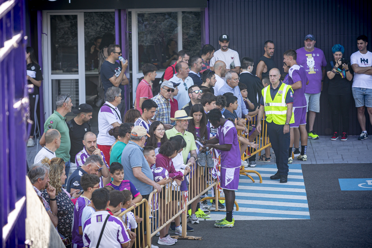 Primer entrenamiento del Real Valladolid esta pretemporada.  / JONATHAN TAJES