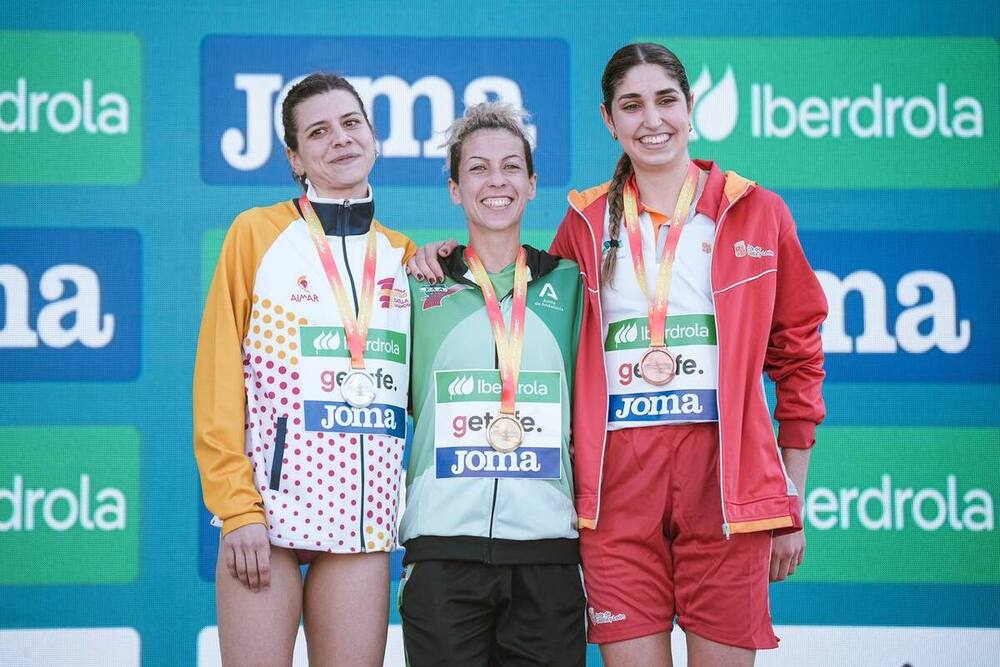 Ángela Viciosa, bronce la carrera absoluta del Campeonato de España de campo a través.