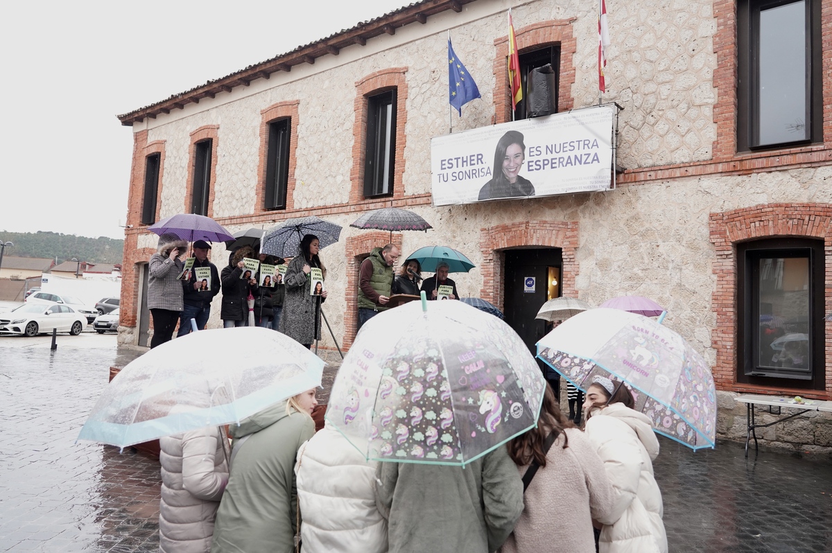 La localidad vallisoletana de Traspinedo celebra una concentración para pedir justicia para Esther López, cuando se cumplen dos años de su desaparición y muerte, bajo el lema ‘Dos años sin ti. Dos años sin Justicia’.  / MIRIAM CHACÓN / ICAL