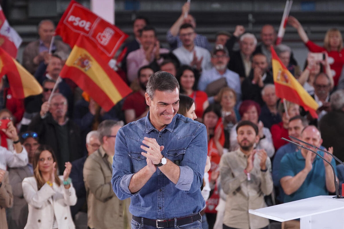 Acto del PSOE por las elecciones europeas en Valladolid.  / EFE