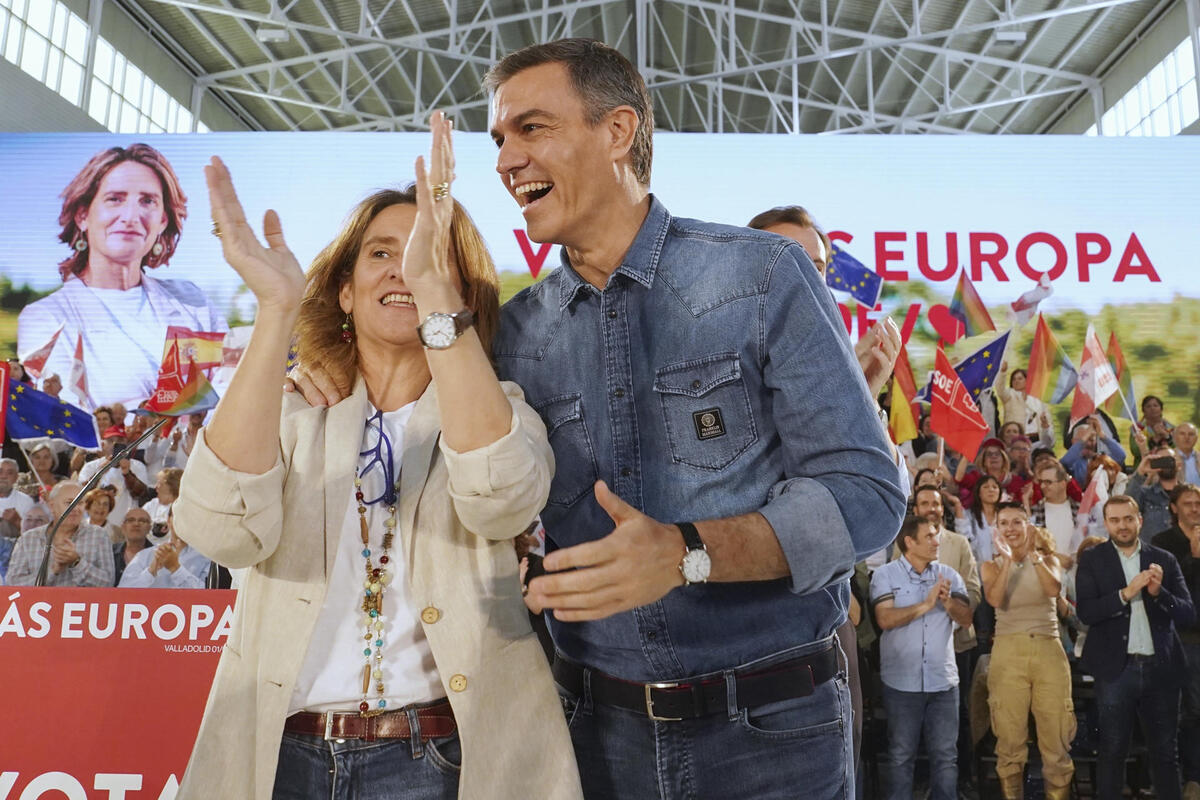 Acto del PSOE por las elecciones europeas en Valladolid.  / EFE