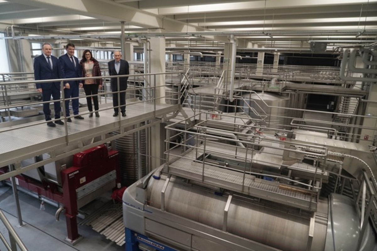 Inauguración de la nueva bodega y centro logístico de Protos en Peñafiel.  / ICAL