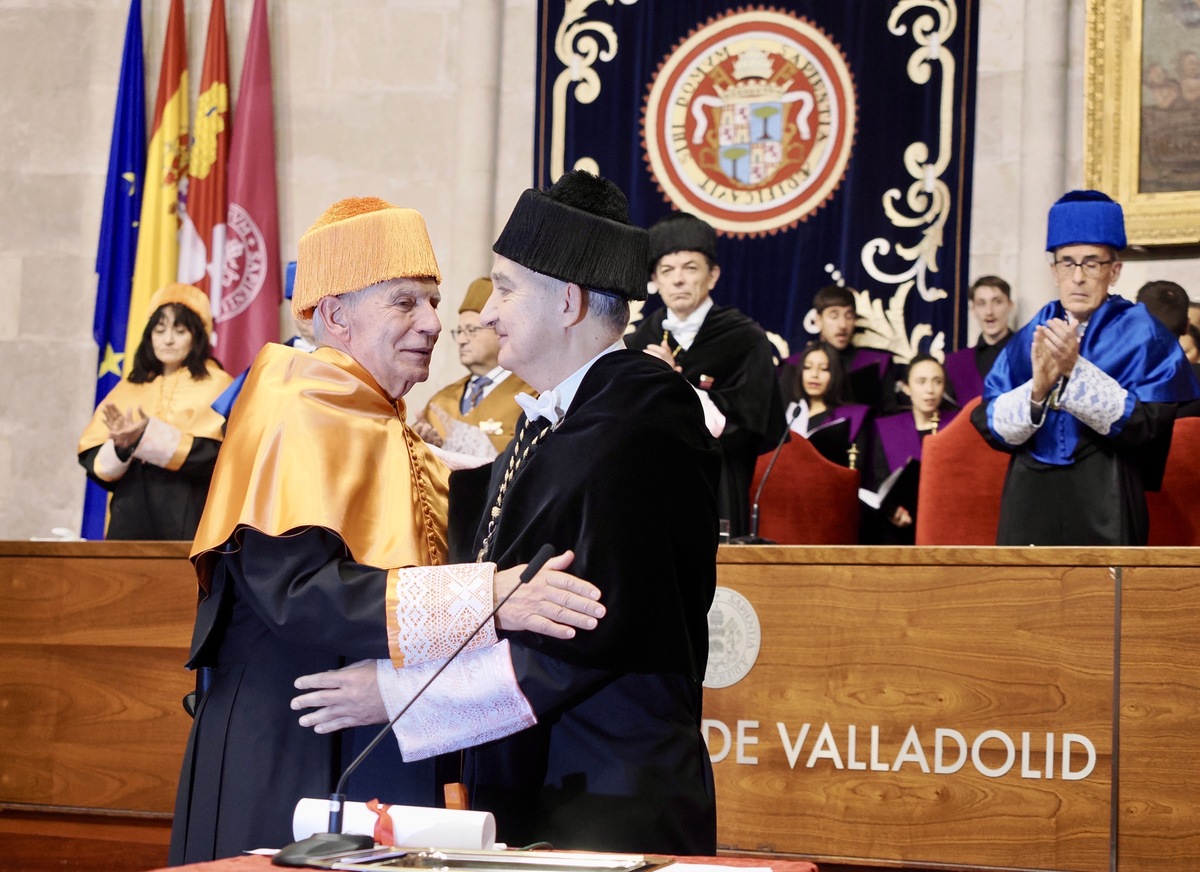 La Universidad de Valladolid inviste Doctor Honoris Causa a Josep Borrell  / R.VALTERO / ICAL