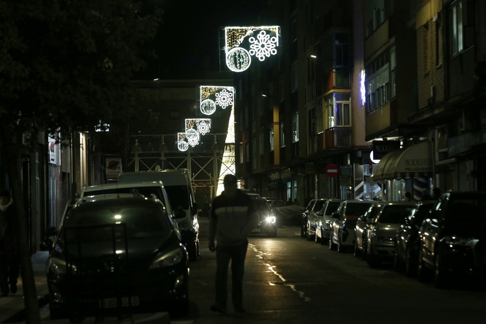 Iluminación navideña en el barrio de La Victoria.