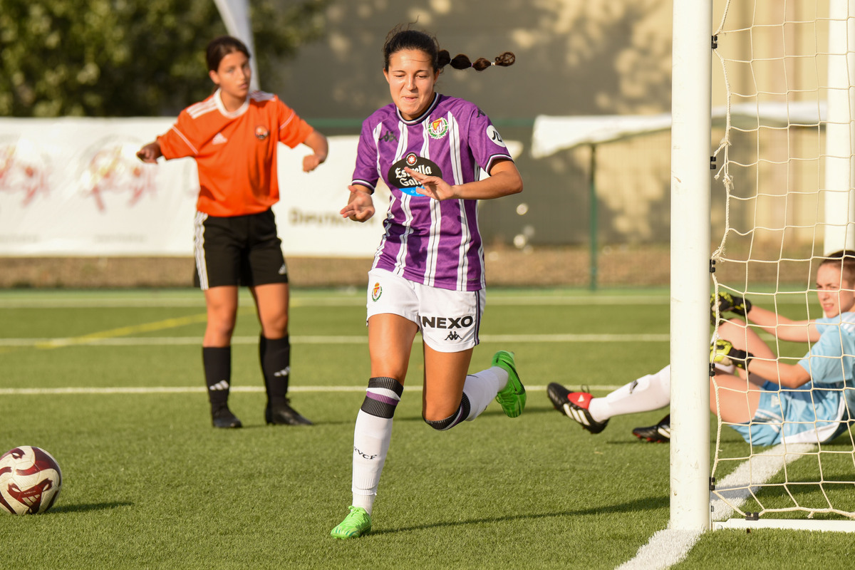 Final del IV Trofeo Diputación de fútbol femenino en Villanubla.  / ADRIAN ORDONEZ