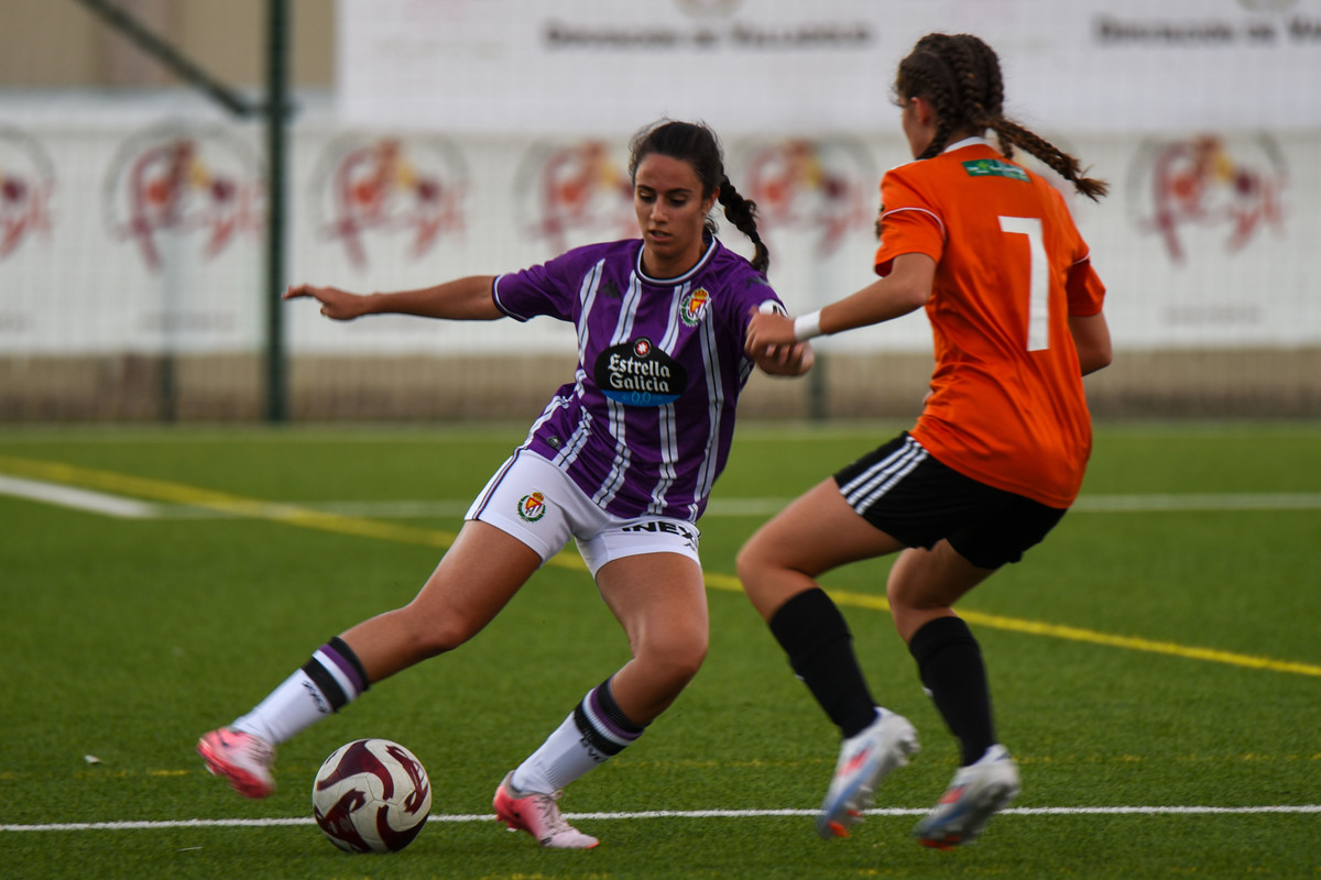 Final del IV Trofeo Diputación de fútbol femenino en Villanubla.  / ADRIAN ORDONEZ