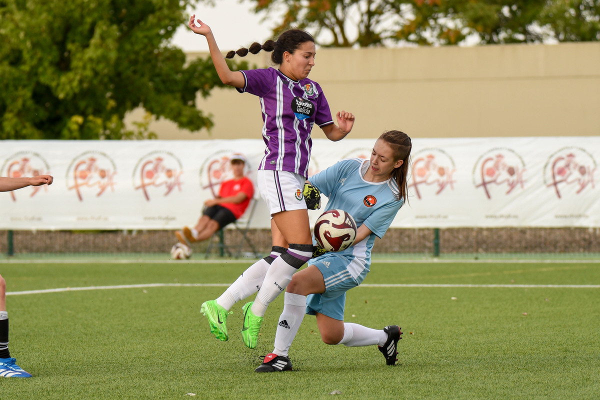 Final del IV Trofeo Diputación de fútbol femenino en Villanubla.  / ADRIAN ORDONEZ