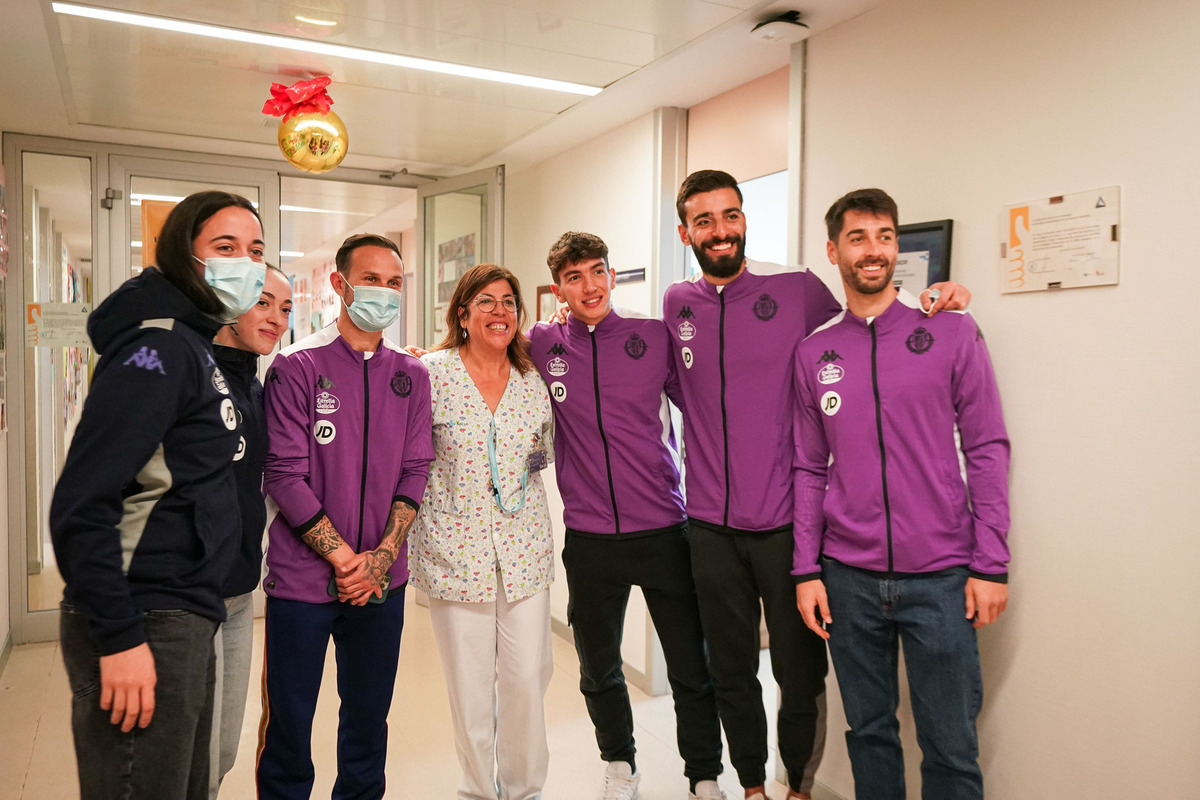 Visita del Real Valladolid a los hospitales de la ciudad.  / REALVALLADOLID.ES