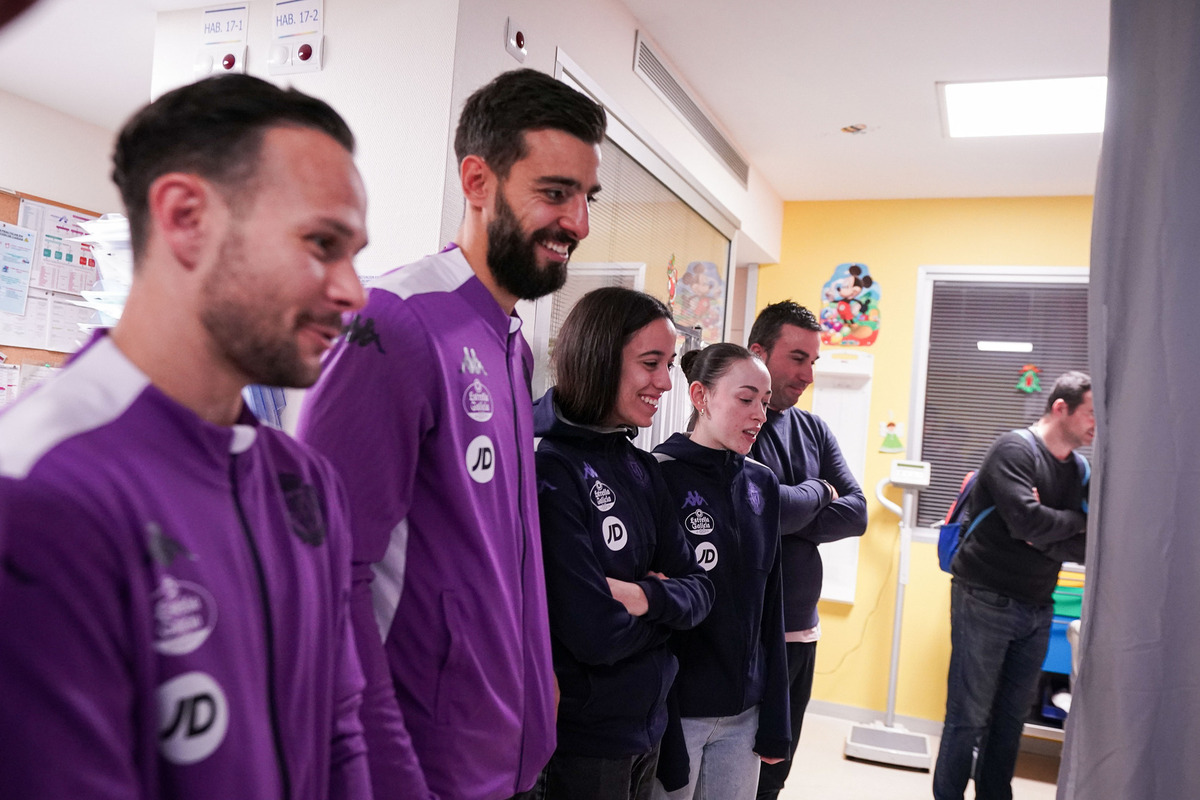 Visita del Real Valladolid a los hospitales de la ciudad.  / REALVALLADOLID.ES