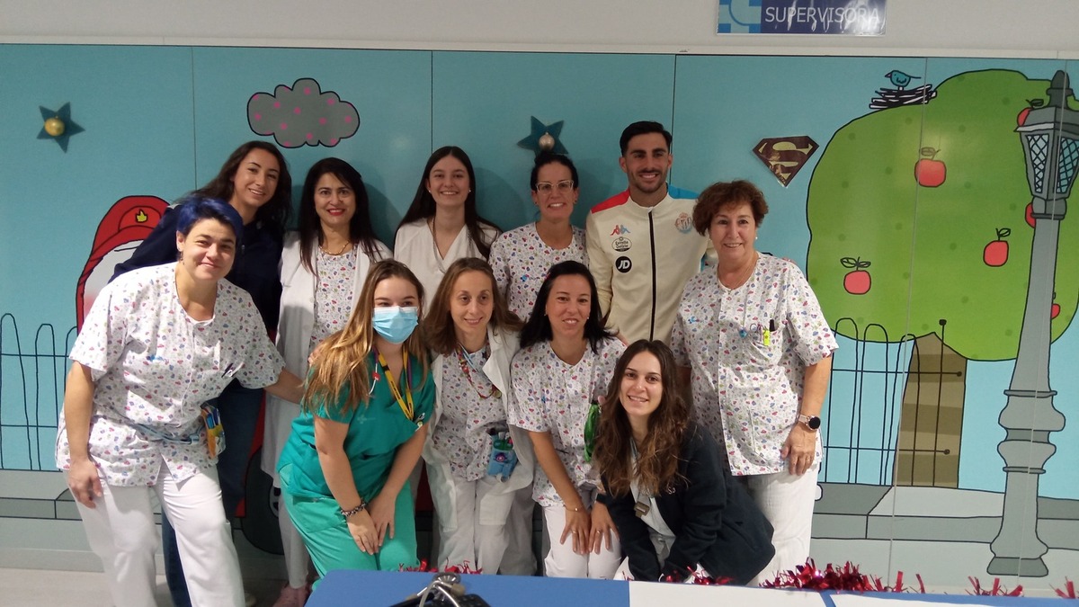 Visita del Real Valladolid a los hospitales de la ciudad.  / REALVALLADOLID.ES