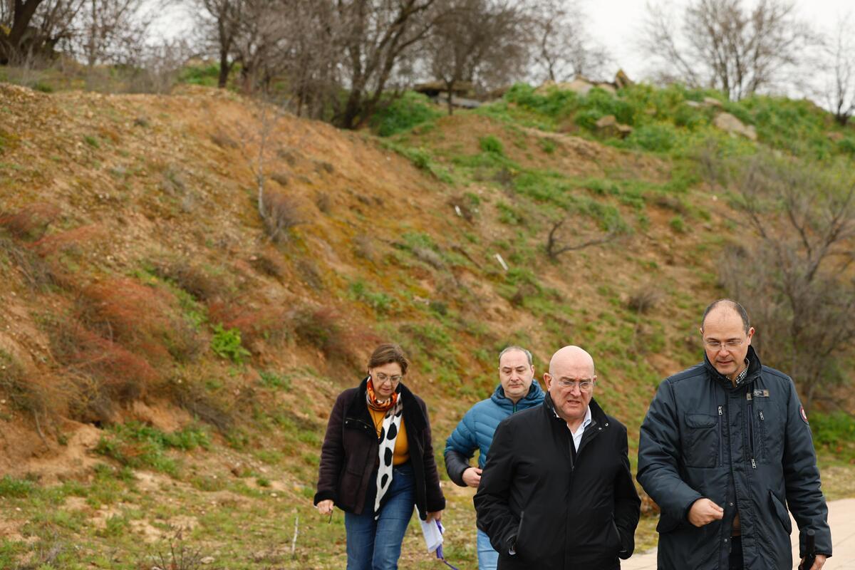 El alcalde de Valladolid visita la zona en la que se ejecutará la Reserva biológica-urbana ‘El Tomillo’  / ICAL