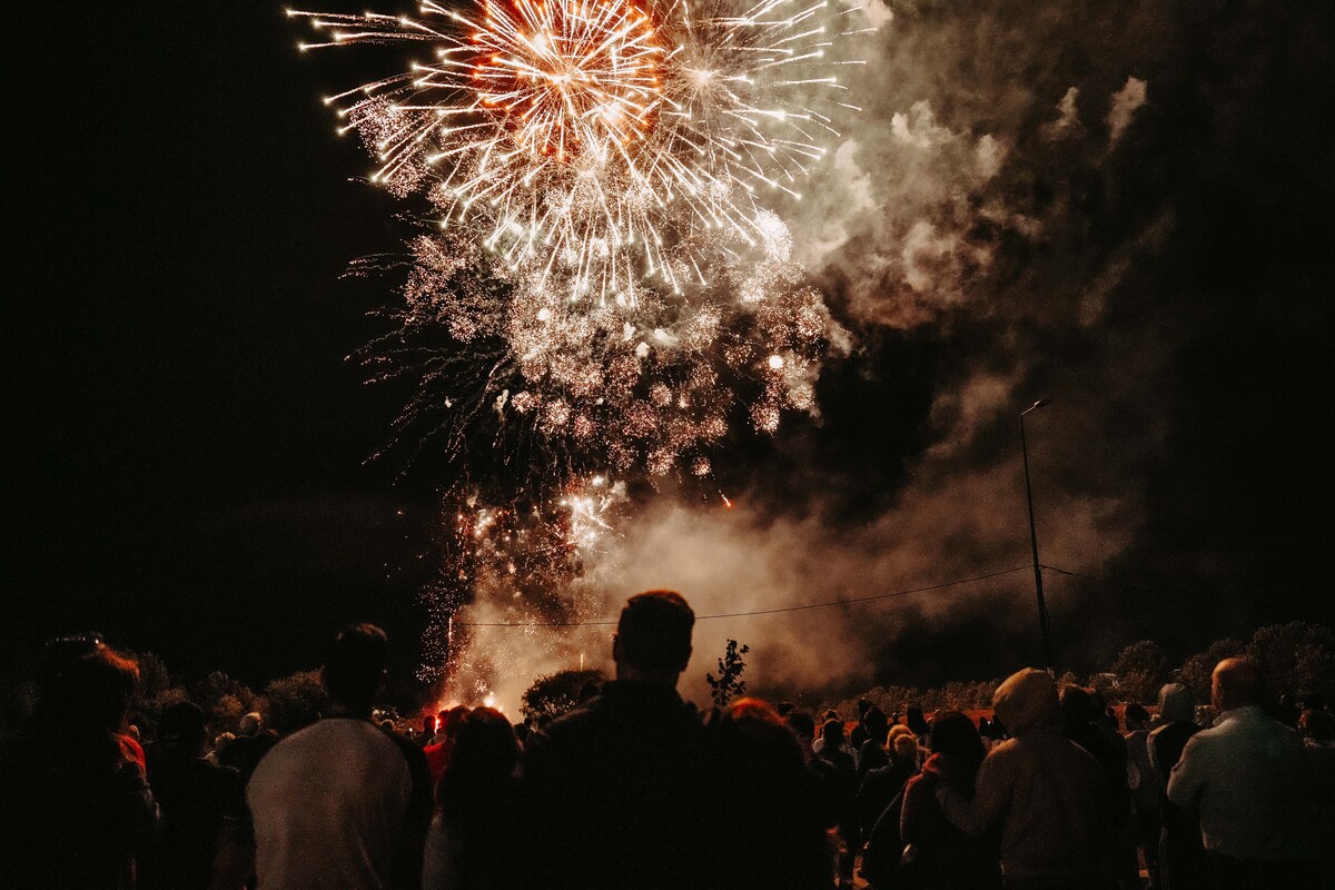 Fuegos artificiales durante las Ferias y Fiestas de la Virgen de San Lorenzo  / RUBÉN ORTEGA