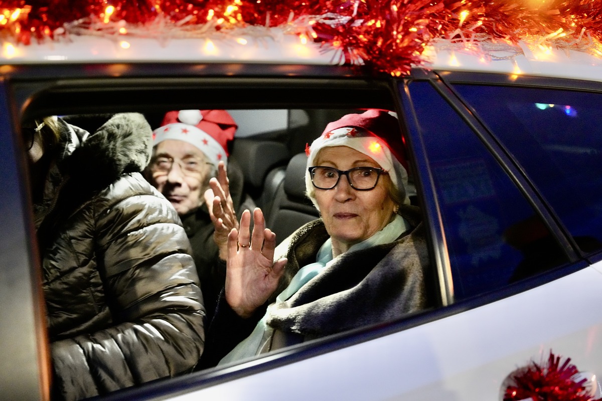 Cabalgata Solidaria Abuelitos 2024 de los taxistas de Valladolid.  / R. VALTERO ICAL