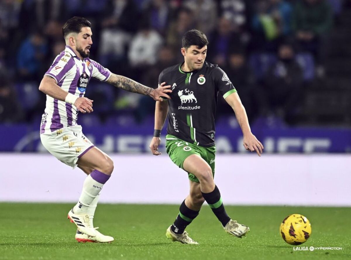 Imagen del Real Valladolid-Racing de Santander.  / LALIGA